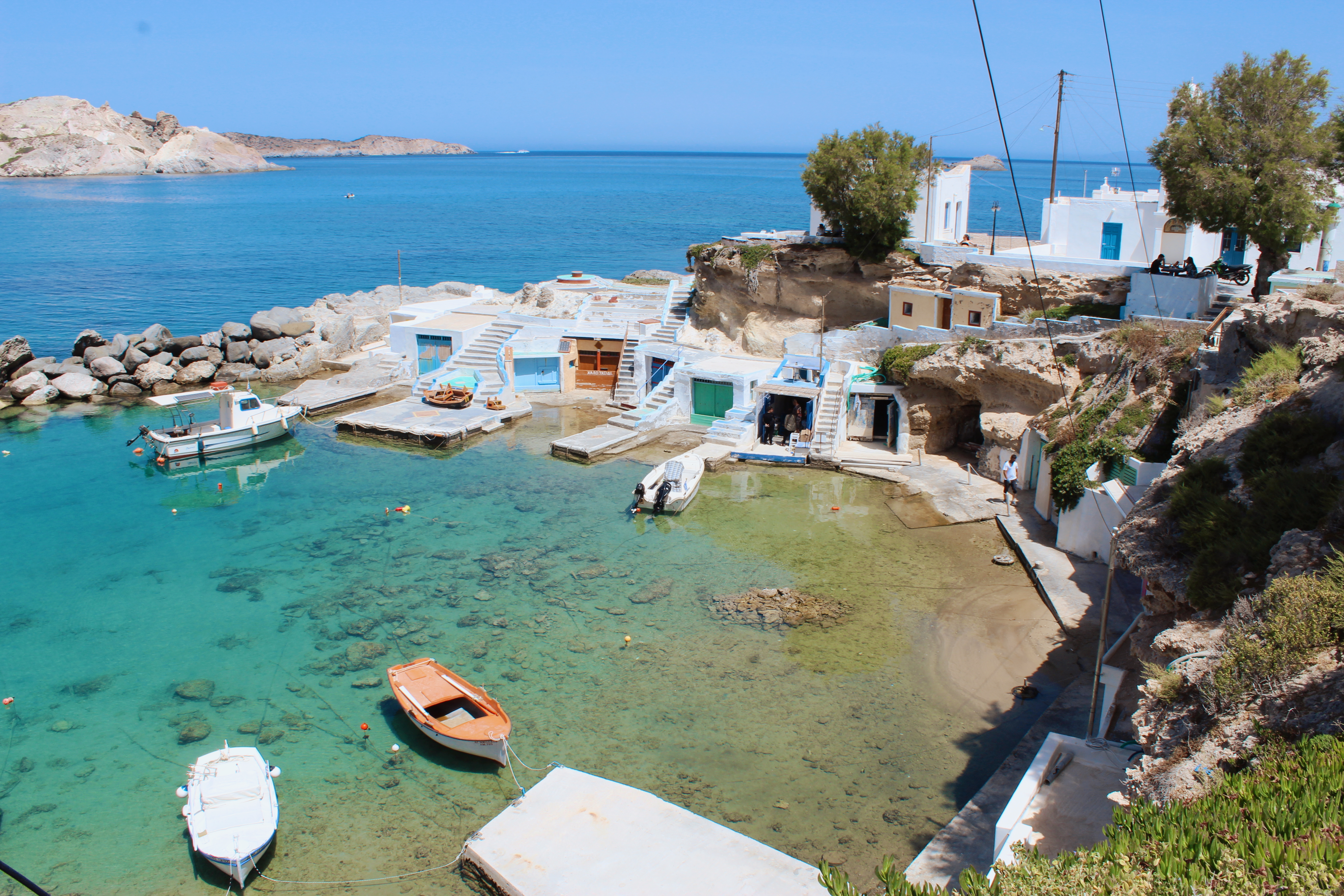 4 Perfect Days in Milos Itinerary: The Ultimate Guide